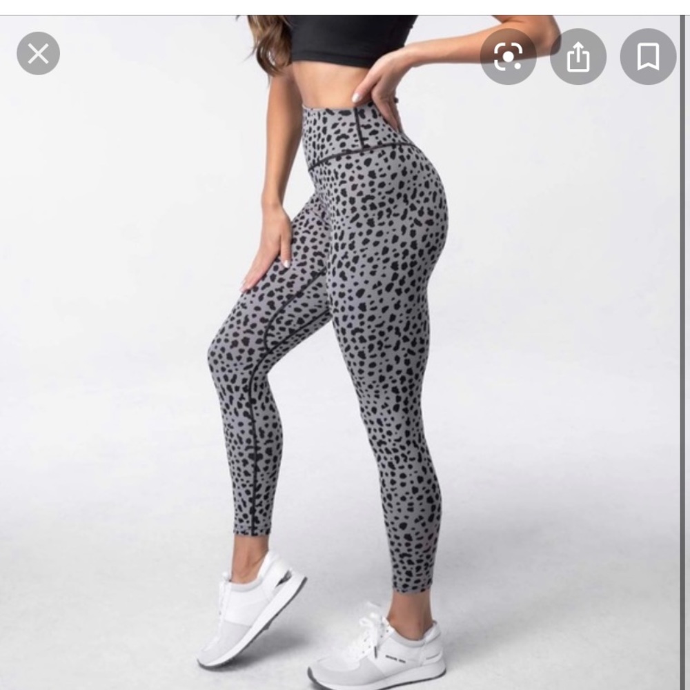 Balance althetica grey snow leopard leggings